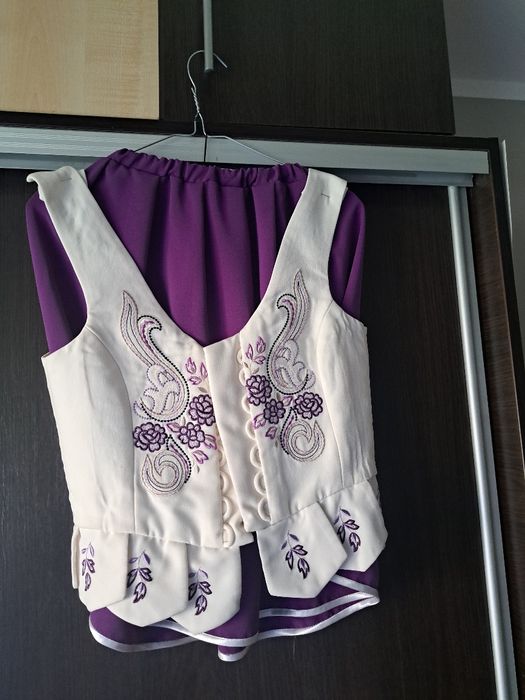 Gorset biały Szer 74 plus Spodniczka,