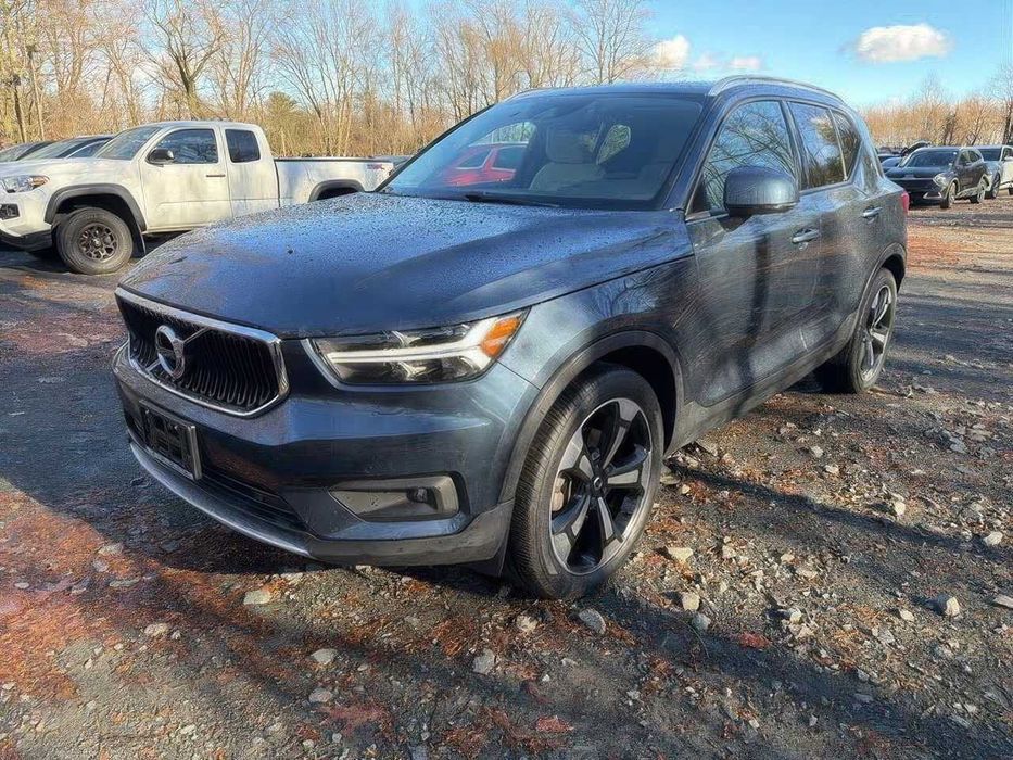 Volvo XC 40      2021
