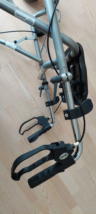 Візочок для літніх людей