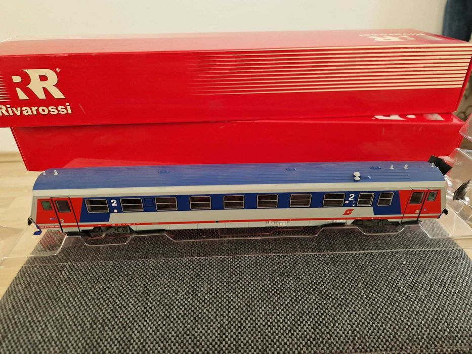 Rivarossi HR2056 ÖBB 5047 059-0 wagon motorowy H0 1:87 stan kolekcjonerski