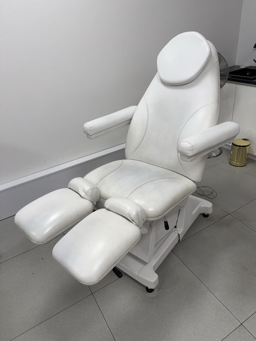 Elektryczny fotel kosmetyczny oraz pedicure