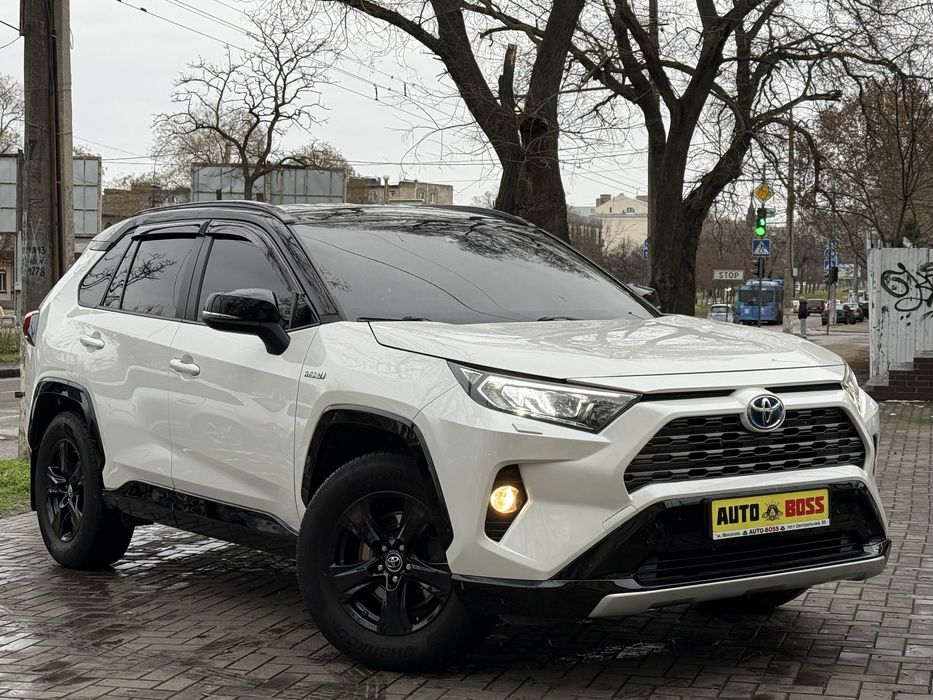 Toyota Rav4 2018 год, 2.5 гибрид!!!