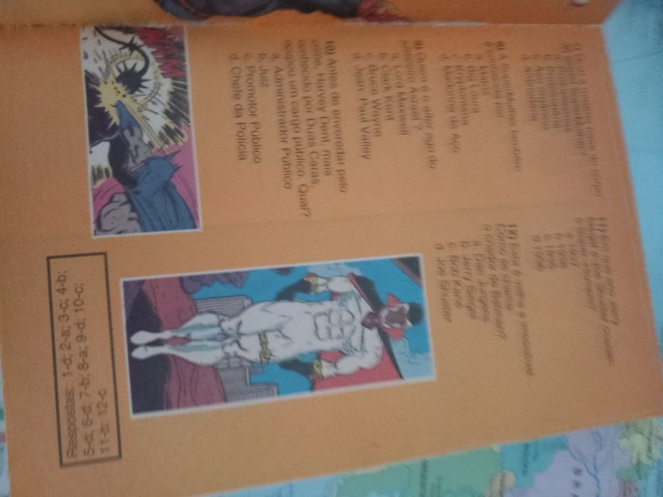 Marvel edição especial com cromo