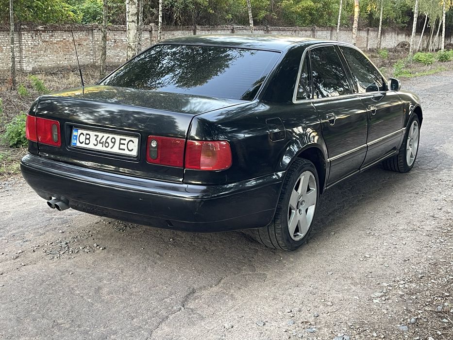 Audi A8 3.7 газ/бенз автомат