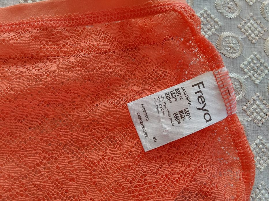 Nowe Majtki  damskie Freya