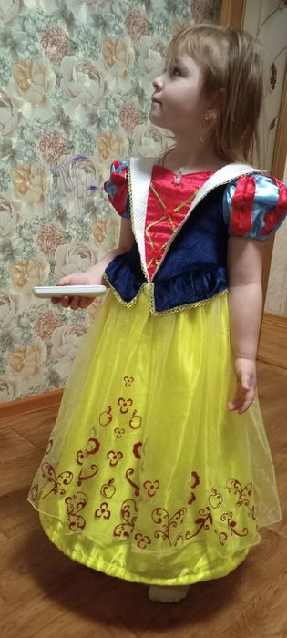 Плаття Білосніжка