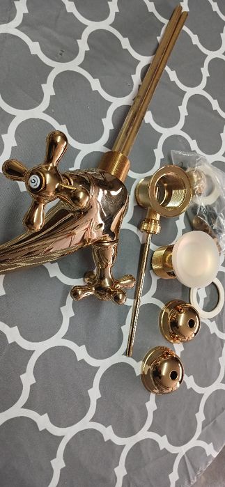 Torneiras  novas   em latão