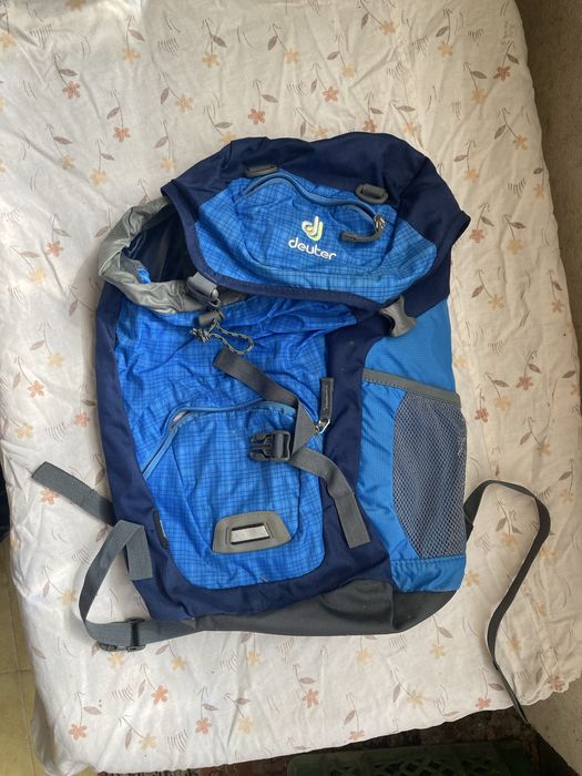 Mochila Deuter azul pequena