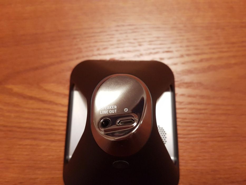 Samsung Galaxy SII Desktop Dock: charger, speaker, speaker line-out64286129236865122