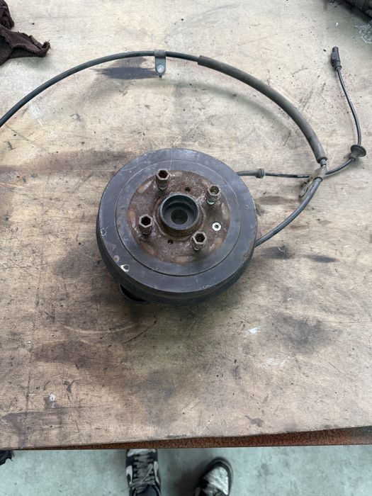 Par Cubos / Espelhos Travão Traseiro Completo Citroen C1 / Peugeot 107 / Toyota Aygo
