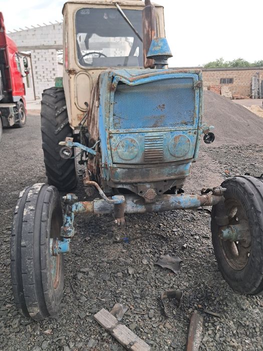 Трактор ЮМЗ 6  на запчастини