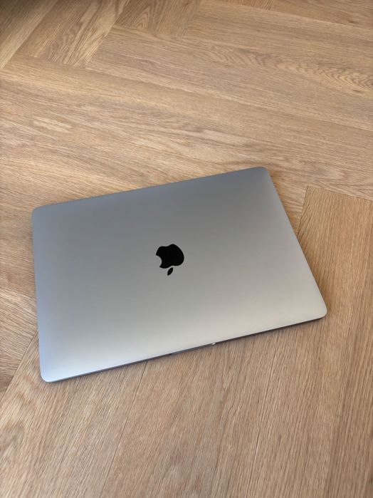 Idealny MacBook Pro 13” 8/128GB TOUCH BAR SPACE GRAY!
