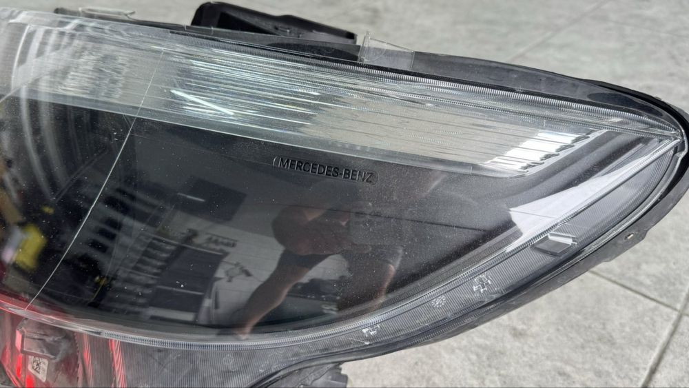 Фари Mercedes bens