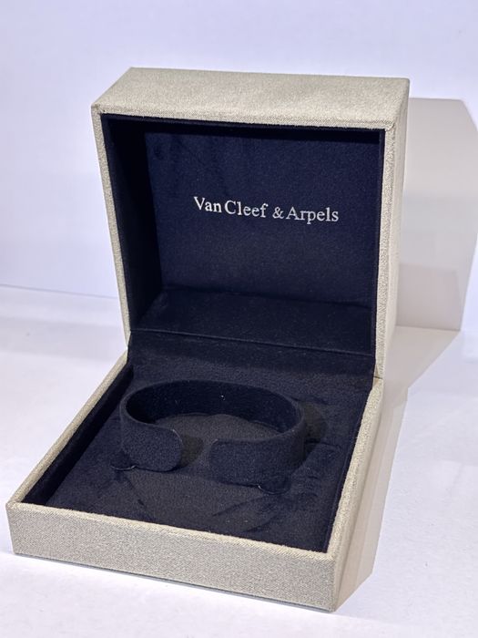Коробки Van Cleef