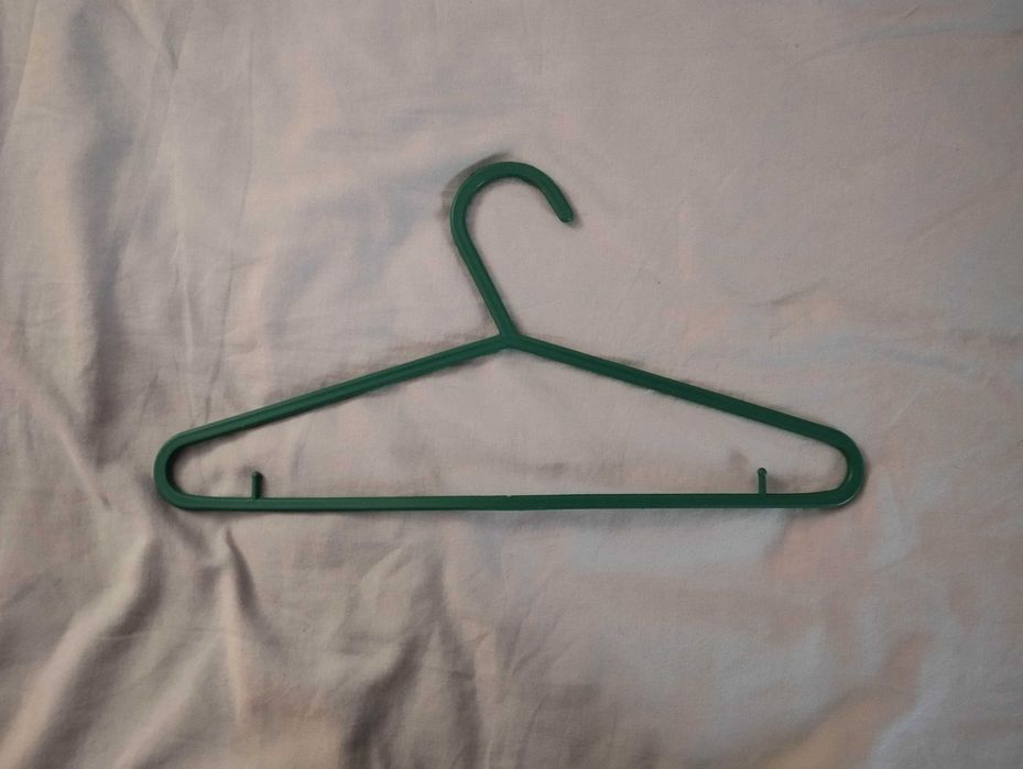 Cabides em Plástico e Metal Diversos