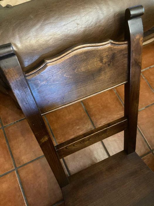 Mesa Rústica Sala Jantar com 8 cadeiras, em madeira de Castanho
