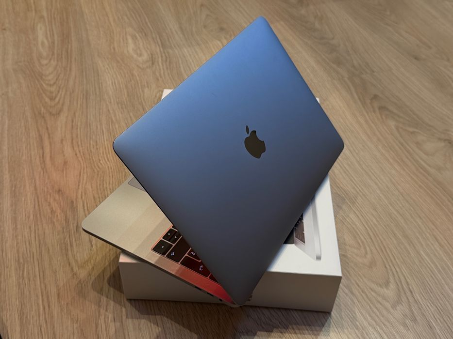Macbook Pro 13 | A1706 | Touchbar | Nowa bateria | 3,1GHz i5 16GB RAM