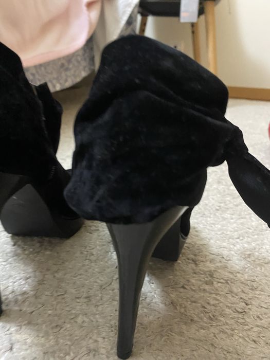 Stiletto agulha camurça