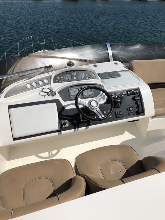 Яхта Princess 50