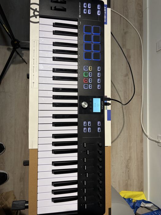 Teclado MIDI Arturia KeyLab Essential 49 mk3 black