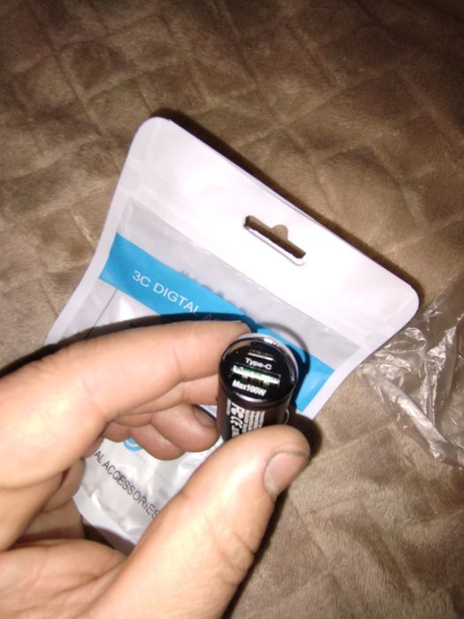 Зарядне прикурувач телефона