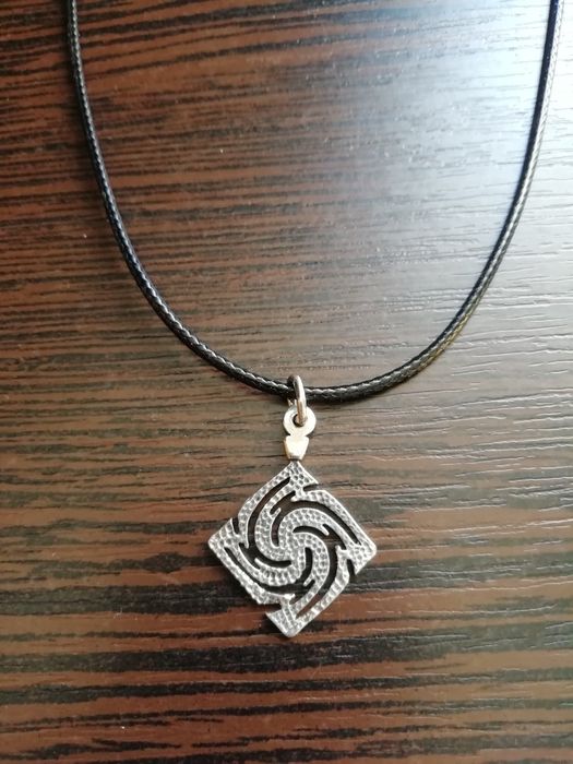 Серебряный кулон Знич