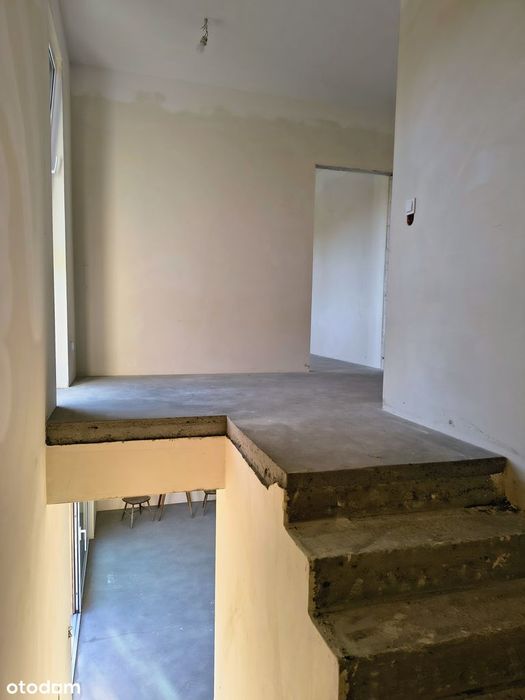 Dom bliźniak z garażem w spokojnej okolicy
