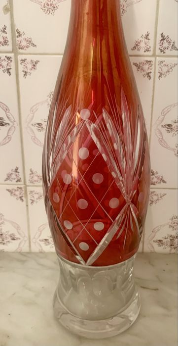 Garrafa bicolor em cristal lapidada