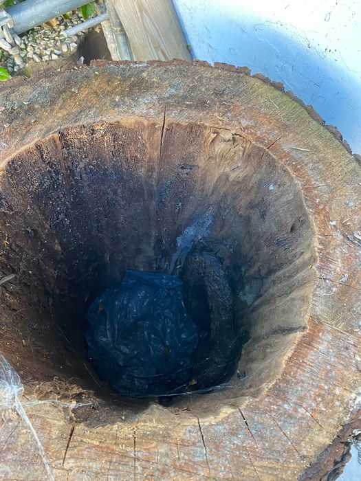 Duży pieniek na beczkę do ogrodu ozdobny