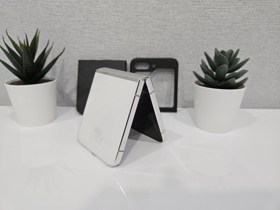 Продам Samsung Galaxy Flip 5 8/512Gb Cream!