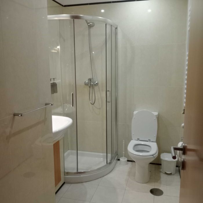 Quarto com WC privativo e lugar de garagem — a 10 minutos a pé do S. João