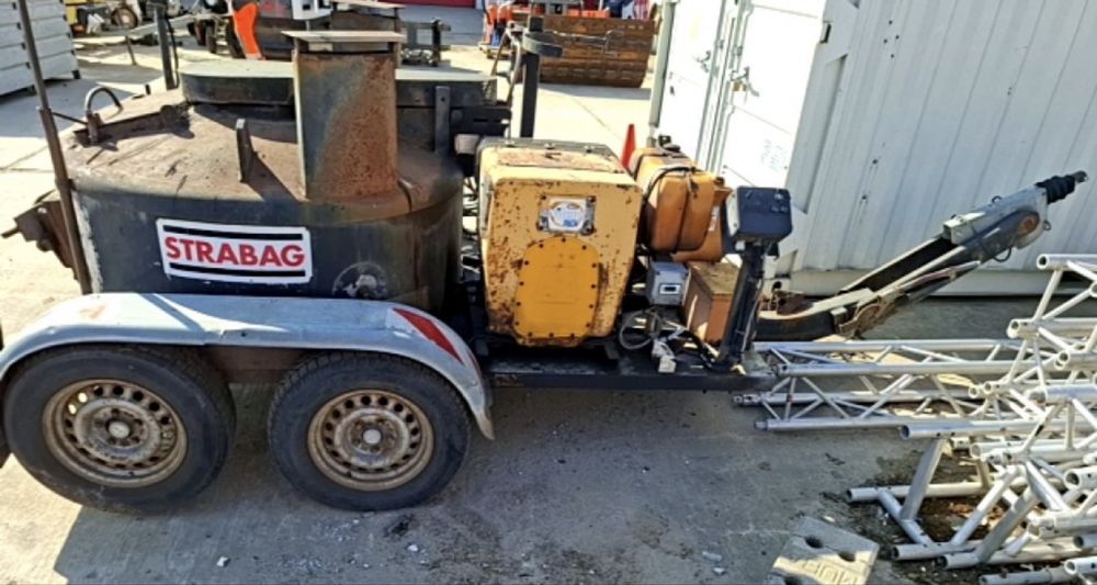 Przyczepa do przewozu Mas Bitumicznych , Termos  , silnik Hatz , Asfaltu Lanego roboty Drogowe KOLBERG  D05-4 rok 1993 sprowadzony
