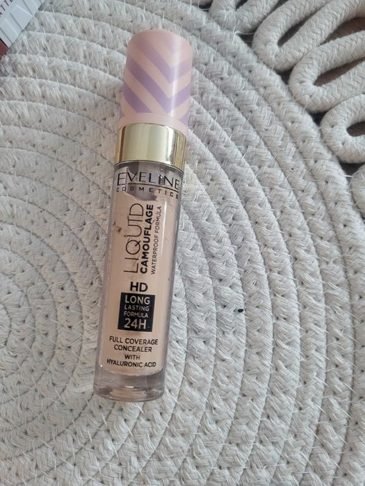 Korektor Eveline Camuflage