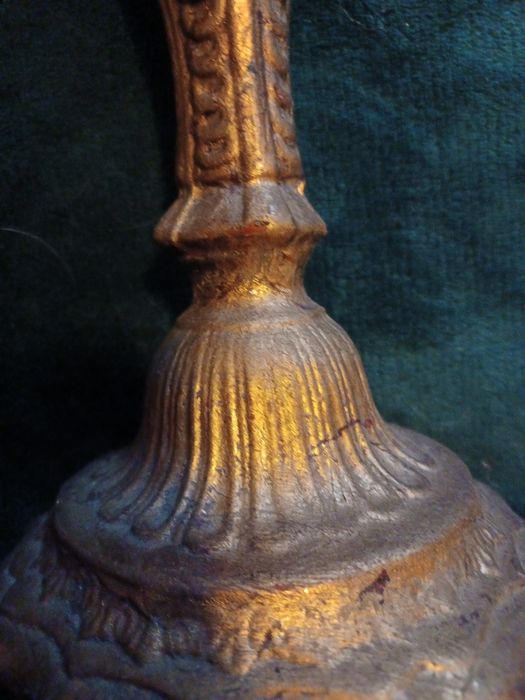 Castiçal decorativo em baclite dourado