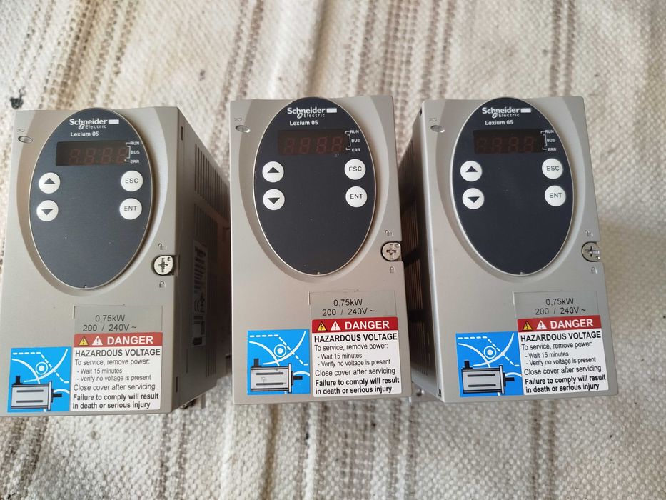Serwonapęd Schneider Electric Lexium 05 LXM05AD10M2
