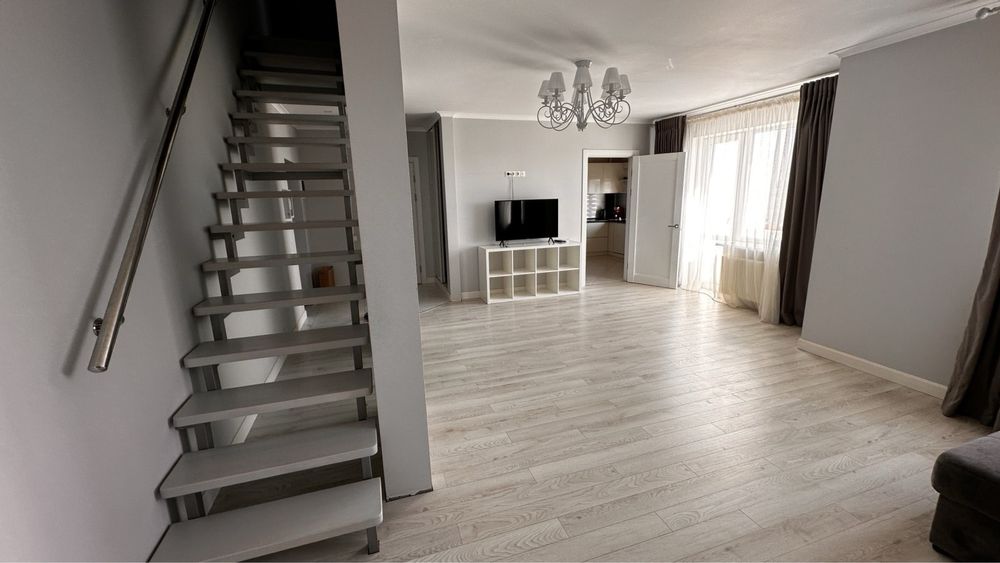 Дворівнева 3 кім квартира,Продається.