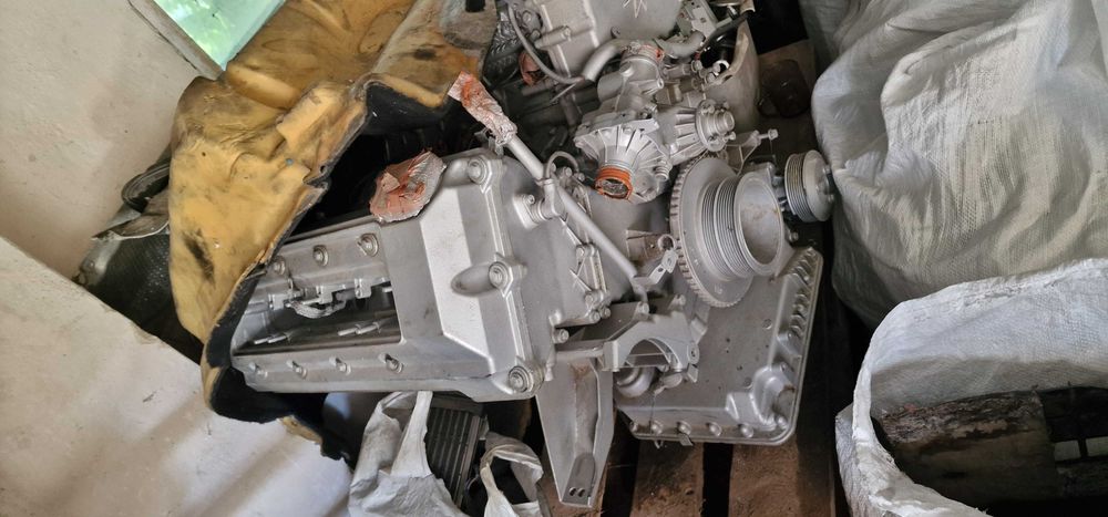 Bmw e32 e38 kompletny silnik m60b40 wiele cześci do tych modeli
