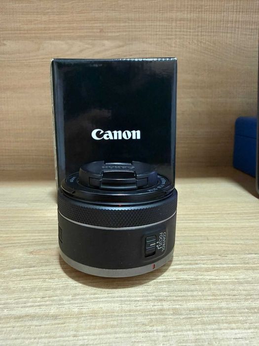 Objetiva Canon RF 50mm F1.8 STM