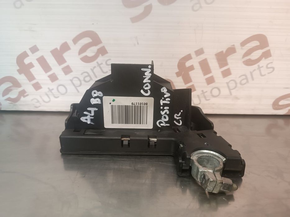 Caixa Fusíveis da Bateria AUDI A4 B8 - KB8J4590