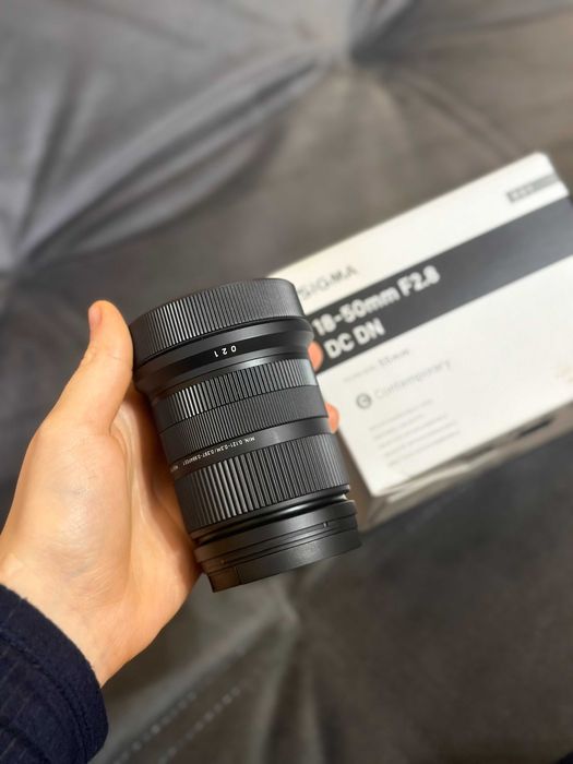Об'єктив Sigma 18-50mm f/2.8 DC DN Contemporary Lens для Canon RF