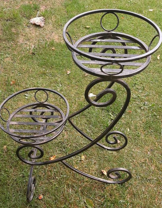 Подставка кована для квітів