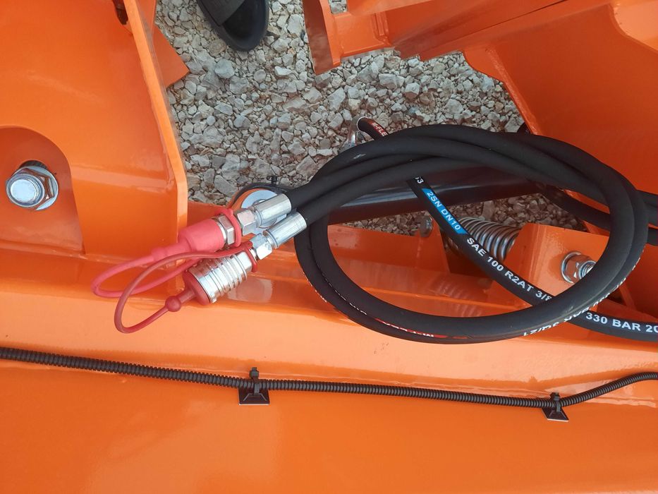 Pług śnieżny do ciagnika do śniegu volant