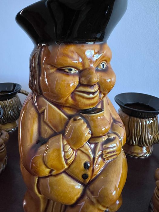 Jarro e 6 canecas da Fábrica Subtil