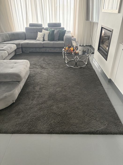 2 tapetes de 200m x 300m cada um