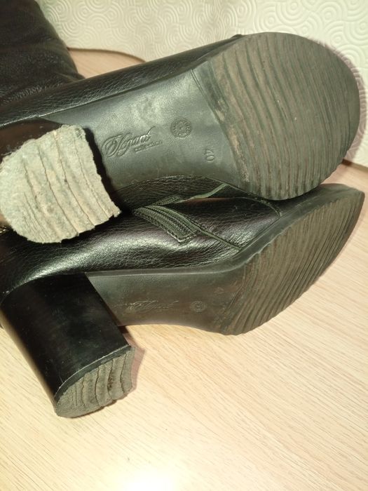 Кожаные женские сапоги