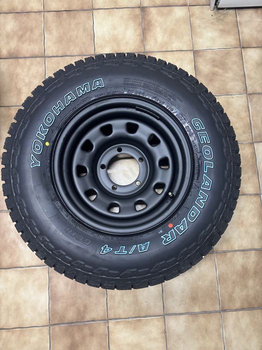 Vendo 4 pneus *NOVOS*