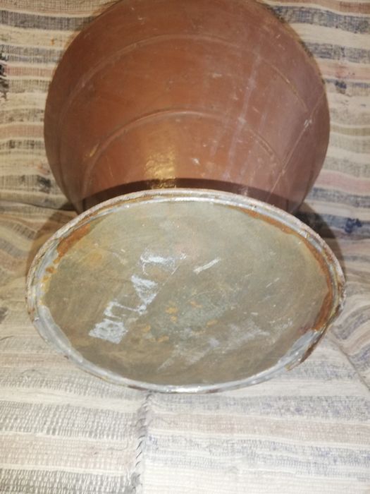 Pote metálico antigo