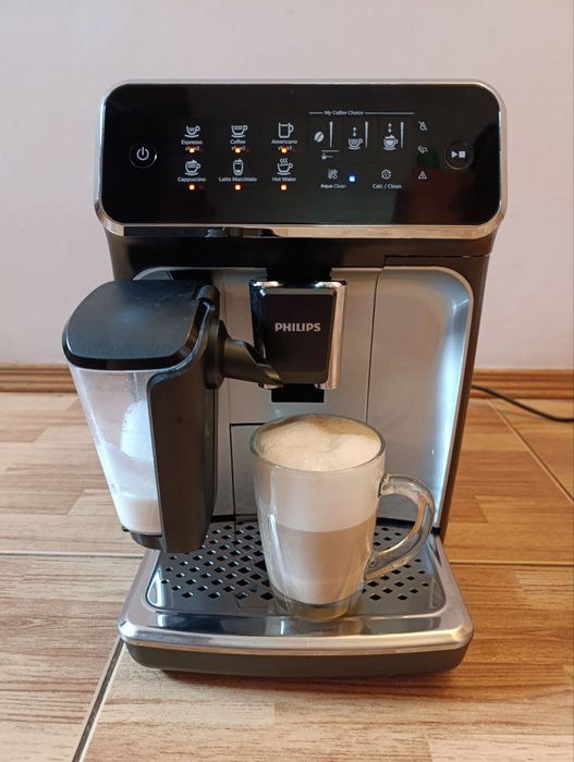 Кавомашина Philips EP3246 LatteGo Відмінний стан Вибір