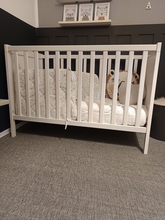 Berço com colchão IKEA