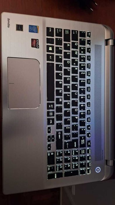 Toshiba S50 Core i7 3.1GHz- 8GB Ram- SSD 480GB- Radeon 2GB